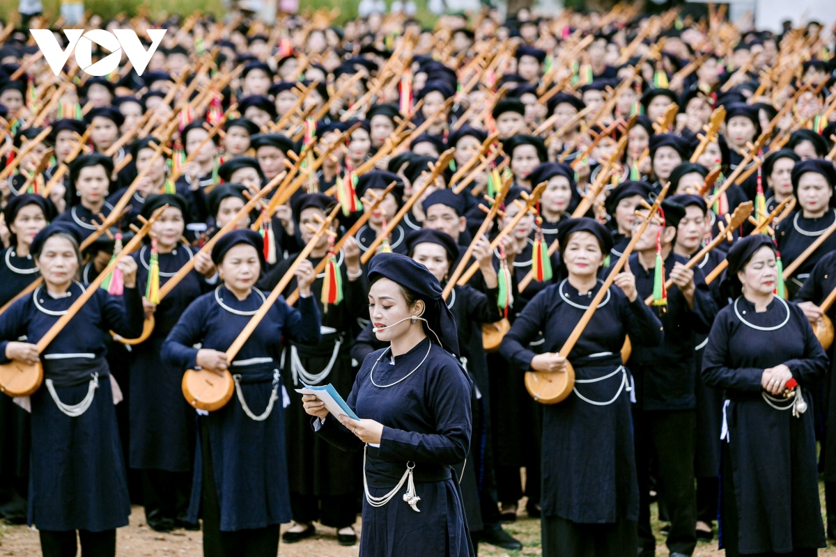 Màn đồng diễn hát Then, đàn Tính có số lượng người tham gia đông nhất Việt Nam